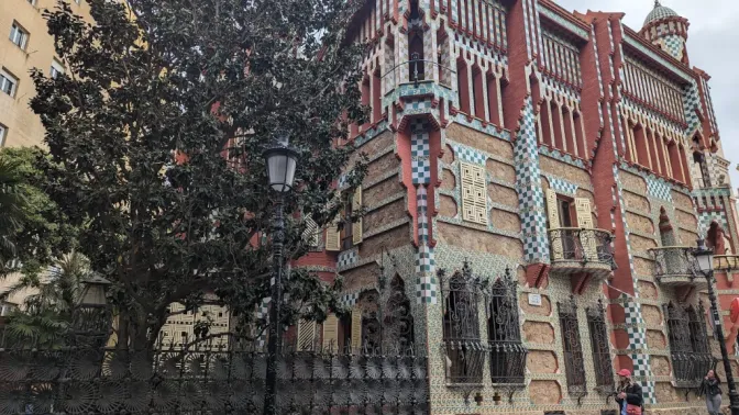 Casa Vicens from the street